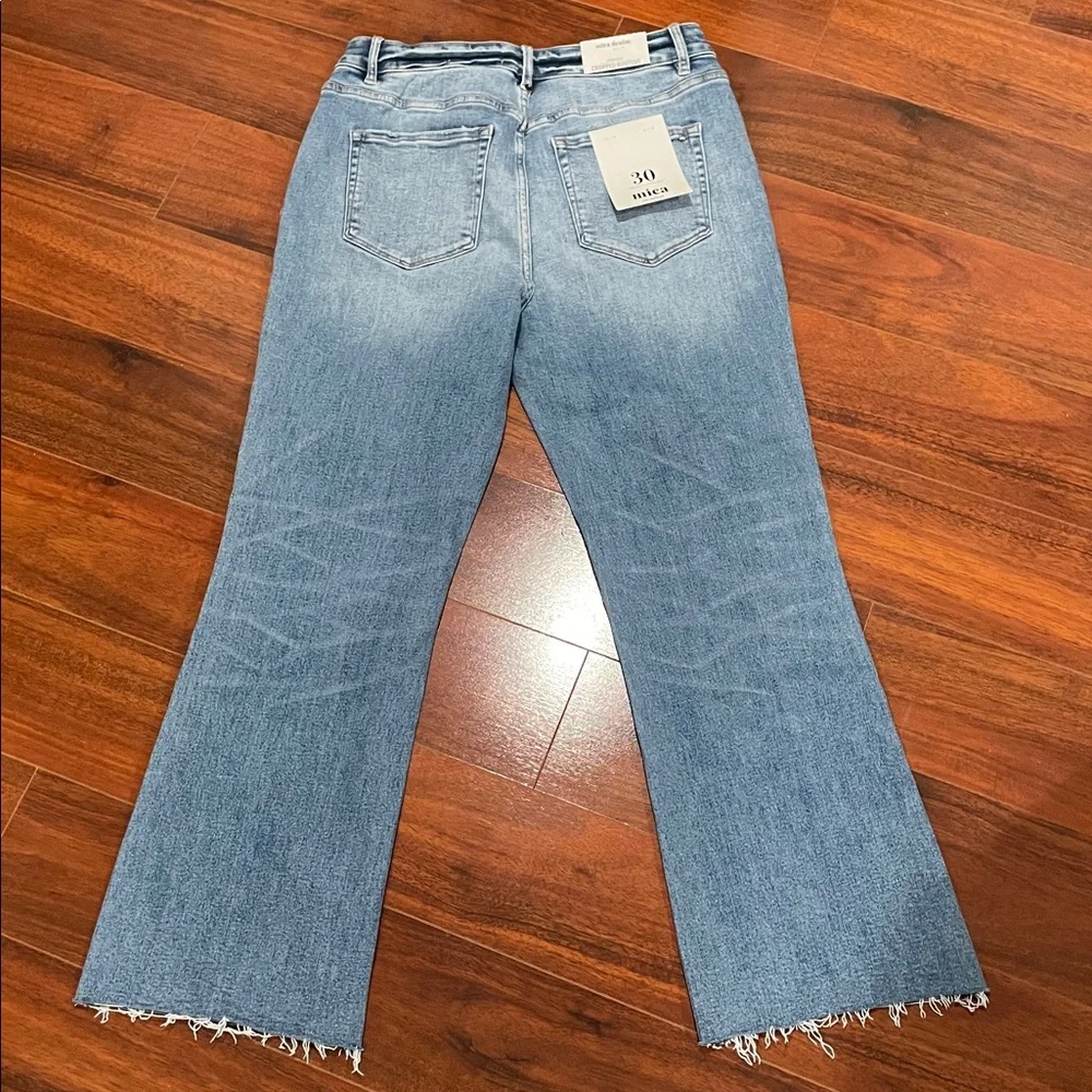 Mica Denim- Women’s Light Blue Distressed High Rise Cropped Jeans- Size 30- NWT! - Picture 4 of 8